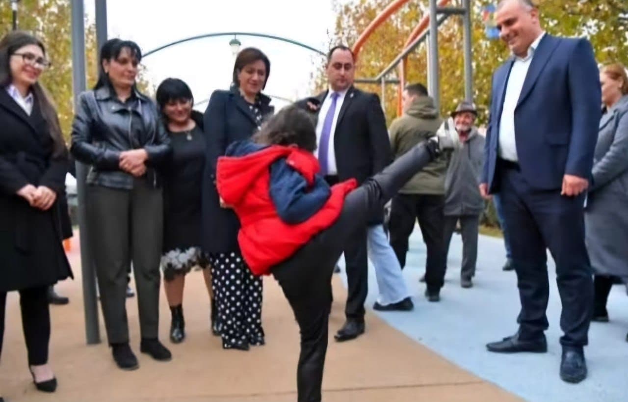 Առաջին տիկինը մեզ հետ է